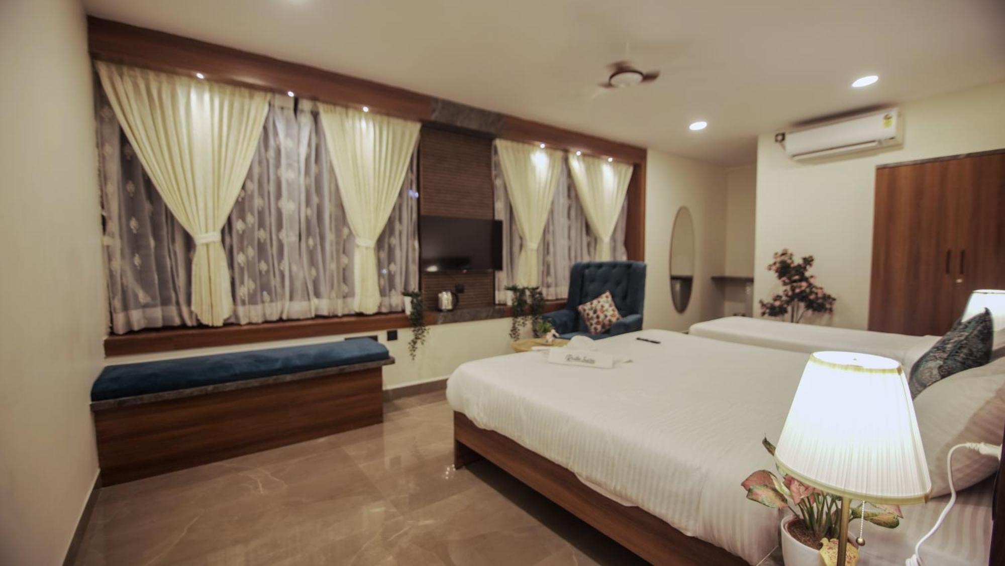 Radhe Suites Hyderabad Bagian luar foto