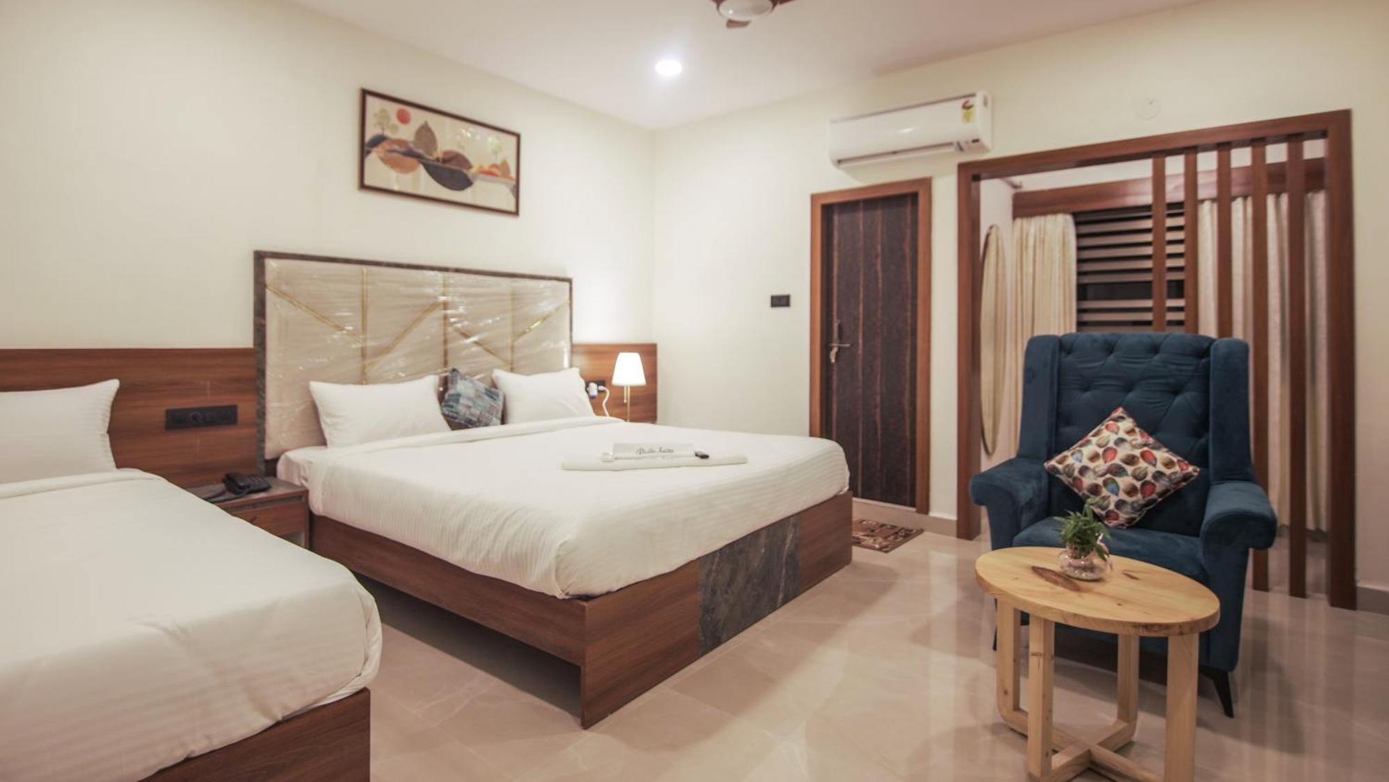Radhe Suites Hyderabad Bagian luar foto