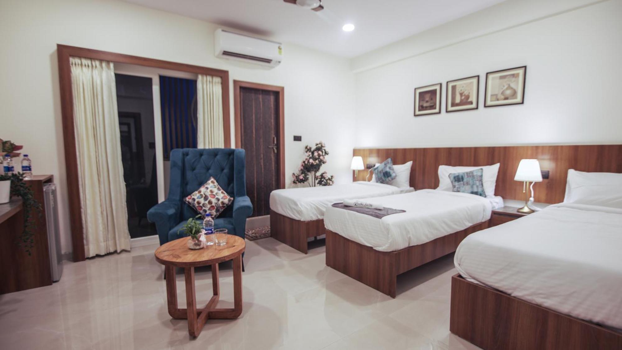 Radhe Suites Hyderabad Bagian luar foto