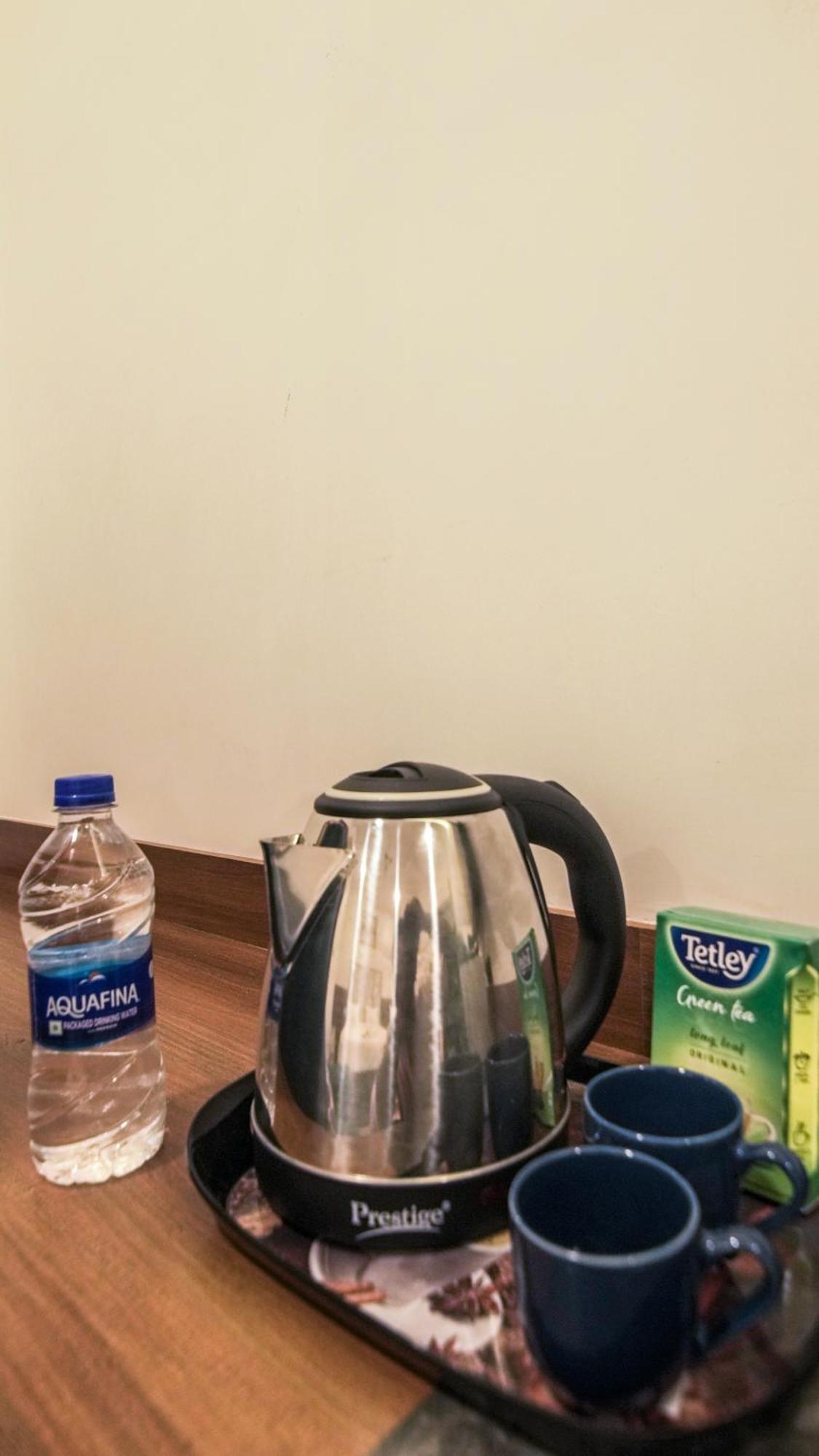 Radhe Suites Hyderabad Bagian luar foto