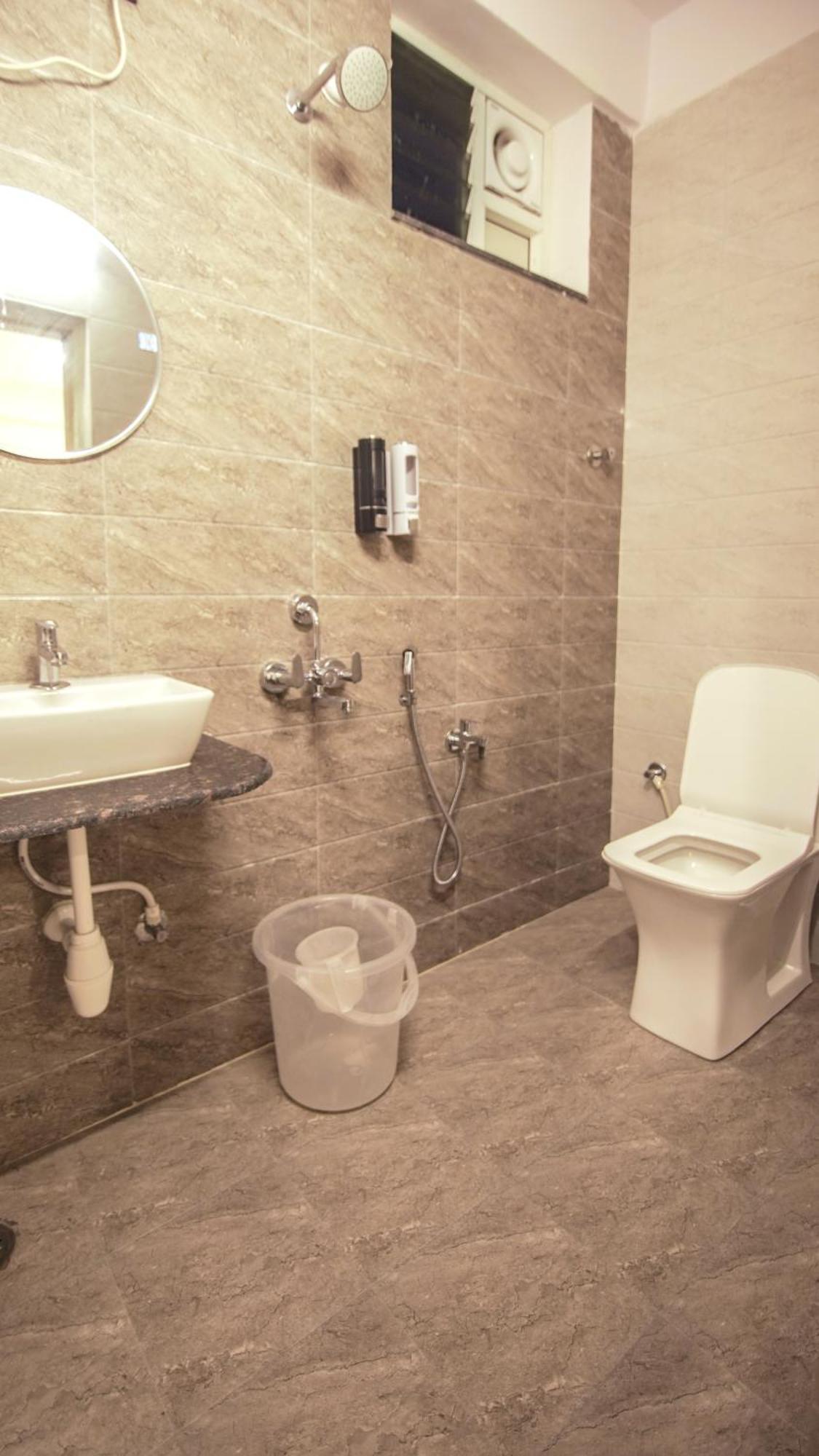 Radhe Suites Hyderabad Bagian luar foto