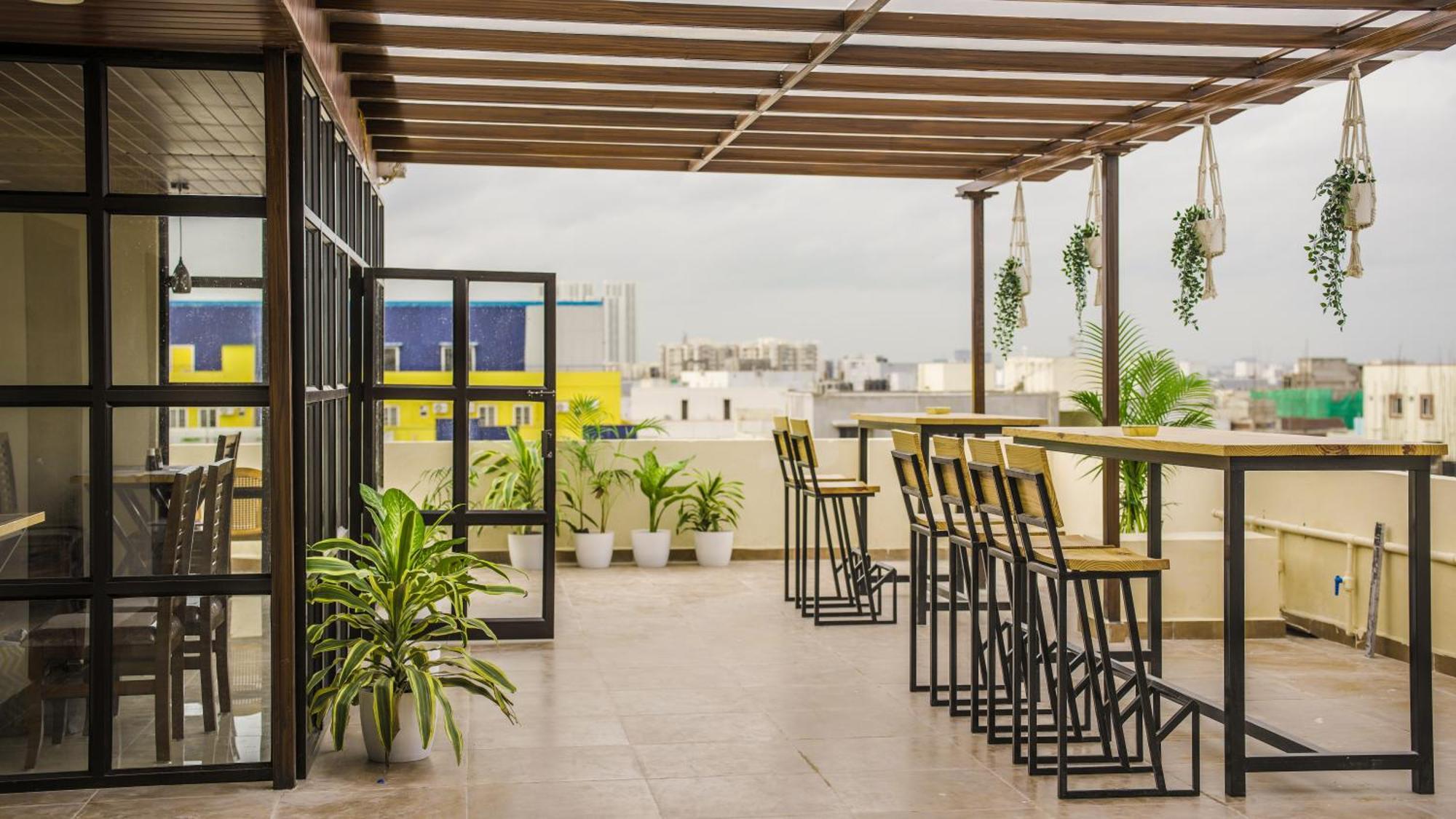Radhe Suites Hyderabad Bagian luar foto