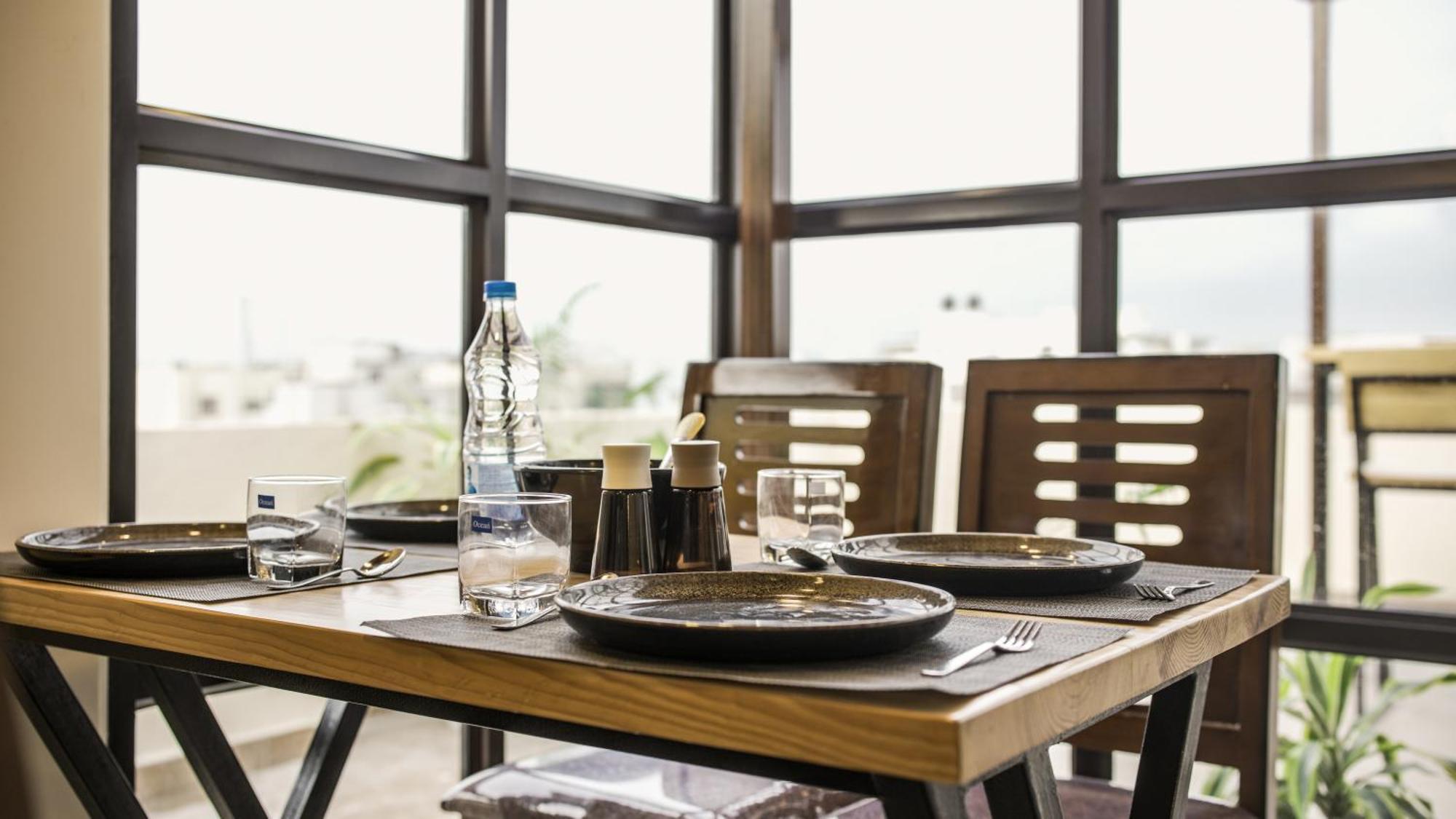 Radhe Suites Hyderabad Bagian luar foto